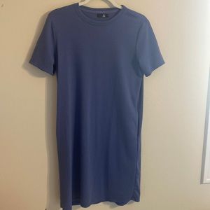 Medium Length Blue T-Shirt Dress with Pockets. Size Small